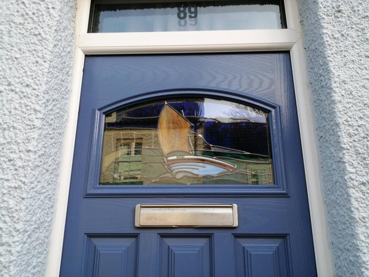 Queen Street showing Staine Glass front door